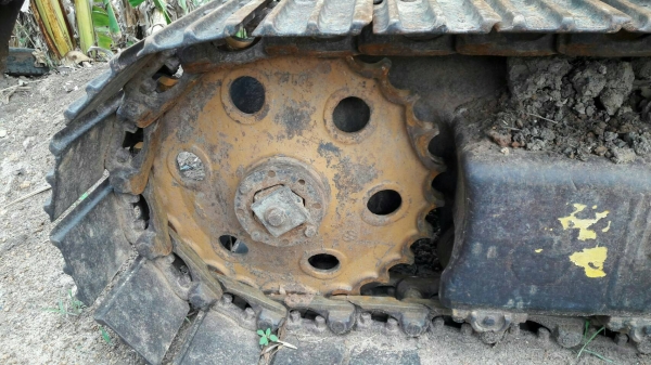 ขาย 275,000 Komatsu PC100-1 ตัวเดิน 12HT   เครื่องดี ปั้มดี  ช่วงล่างดีรถพร้อมใช้ 090-772-3710 090-772-3708