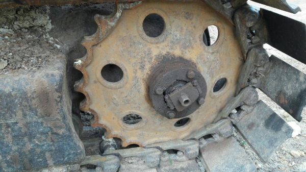 ขาย 275,000 Komatsu PC100-1 ตัวเดิน 12HT   เครื่องดี ปั้มดี  ช่วงล่างดีรถพร้อมใช้ 090-772-3710 090-772-3708