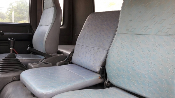 ขายครับเดก้า 270 ปี 46 ยูโร 2 เครื่องเดิมเกียร์เดิม กระสวย สภาพพร้อมใช้งาน เครื่องดีคัสชีสวย พร้อมมาให้ท่านจับจองเป็นเจ้าของแล้วครับ ราคา 1,580,000 สนใจติดต่อ 0845672050 ดูรถได้ที่ ลพบุรี ครับ