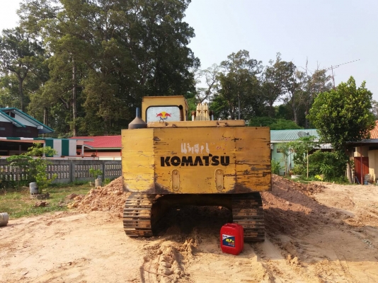 ขายรถขุดโคมัสสุ 100-2  ราคา 270000  บาทโทร0956053982