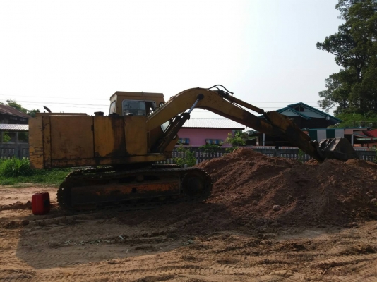 ขายรถขุดโคมัสสุ 100-2  ราคา 270000  บาทโทร0956053982