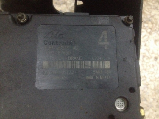 ปั้ม ABS FORD ESCAPE 3.0 เก่าญี่ปุ่นสภาพดี