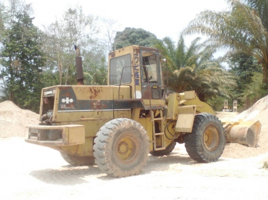 รถตักล้อยาง KOMATSU WA300-1 รถสภาพดี ทำงานอยู่ รถตักล้อยาง KOMATSU WA300-1 รถสภาพดี ทำงานอยู่