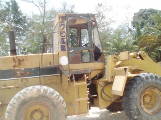 รถตักล้อยาง KOMATSU WA300-1 รถสภาพดี ทำงานอยู่ รถตักล้อยาง KOMATSU WA300-1 รถสภาพดี ทำงานอยู่