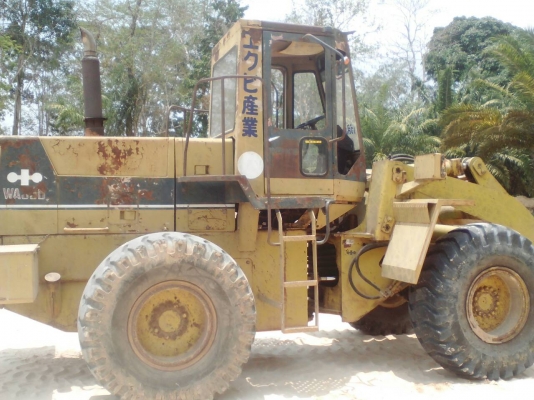รถตักล้อยาง KOMATSU WA300-1 รถสภาพดี ทำงานอยู่