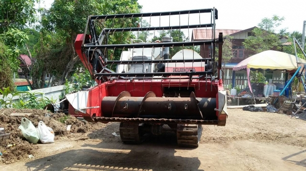 ขายรถเกี่ยว DC60  ซื้อไปใช้งานได้เลยครับหรือไม่สบายใจตรวจเช็คเล็กๆน้อยๆครับ