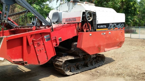 ขายรถเกี่ยว DC60  ซื้อไปใช้งานได้เลยครับหรือไม่สบายใจตรวจเช็คเล็กๆน้อยๆครับ