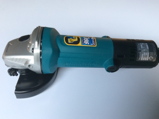 ----เจียรมือ Makita 4 นิ้ว 720 W--- ----เจียรมือ Makita 4 นิ้ว 720 W---