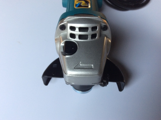 ----เจียรมือ Makita 4 นิ้ว 720 W--- ----เจียรมือ Makita 4 นิ้ว 720 W---