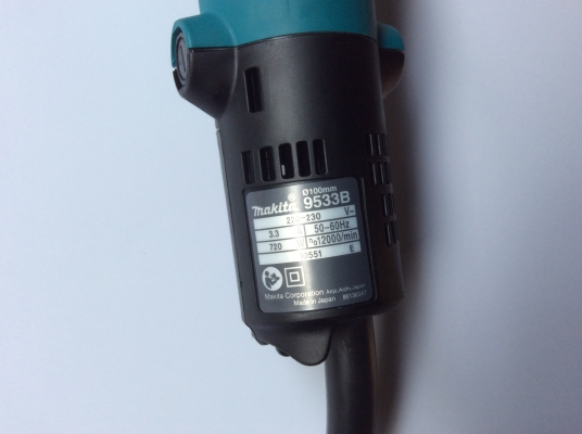 ----เจียรมือ Makita 4 นิ้ว 720 W--- ----เจียรมือ Makita 4 นิ้ว 720 W---