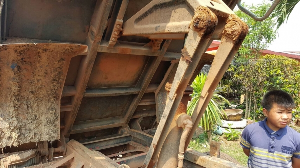 ขาย 6 ล้อดั้ม ISUZU FRR32F ยาง 825/16 เครื่อง 6HE1 195 แรงม้า คัสซีสวย เบรคทิฟฟี่ พาวเวอร์ แอร์เย็น ทะเบียนเต็มพร้อมโอนครับ