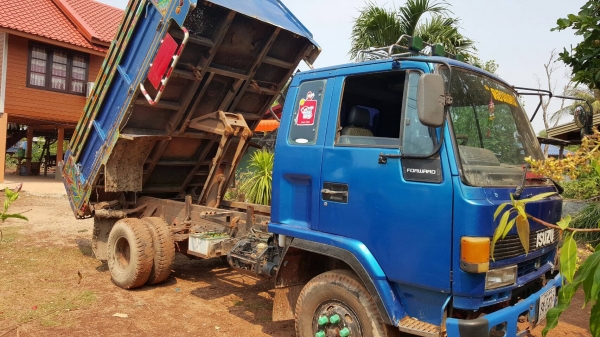 ขาย 6 ล้อดั้ม ISUZU FRR32F ยาง 825/16 เครื่อง 6HE1 195 แรงม้า คัสซีสวย เบรคทิฟฟี่ พาวเวอร์ แอร์เย็น ทะเบียนเต็มพร้อมโอนครับ