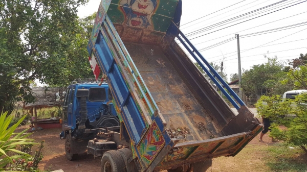 ขาย 6 ล้อดั้ม ISUZU FRR32F ยาง 825/16 เครื่อง 6HE1 195 แรงม้า คัสซีสวย เบรคทิฟฟี่ พาวเวอร์ แอร์เย็น ทะเบียนเต็มพร้อมโอนครับ