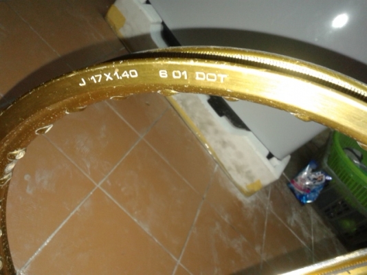 ล้อ 2 ล้อ สีทอง  Japan