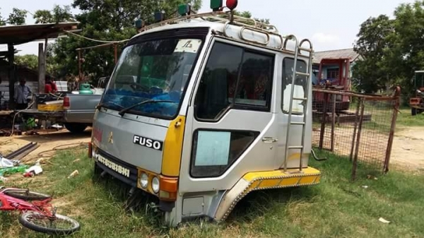 ขายหัวเก๋งFUSO สภาพสวย อุปกรณ์ครบ สีสันสวย พร้อมใช้งาน สนใจโทร 090-8588220คุณนะ 093-3258446คุณบิว หรือเข้าดูสินค้าอื่นๆได้ที่ www.truck.in.th/498 หรือเพจFacebook ณรงค์ ซื้อขายรถมือสอง (เว็บไซต์ส่วนตัว) หรือFacebook คุณนะ รถบรรทุก