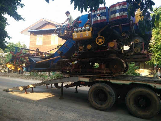 ขายรถเกี่ยวข้าว ศักดิ์พัฒนา