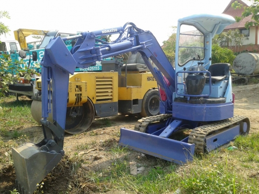 ขายรถขุดเล็กยี่ห้อ KOMATSU PC 12 UU-2 เครื่องยนต์ KOMATSU 3 สูบ  ราคา 197,000 บาท
