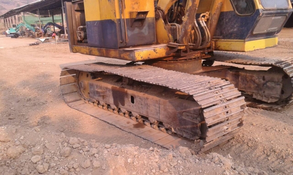 ขายรถขุด KOMATSU PC120-1 รถเก่านอก ใช้งาน 1 ปี มีทะเบียน ขายราคา 550,000 บาท ขายรถขุด KOMATSU PC120-1 รถเก่านอก ใช้งาน 1 ปี มีทะเบียน ขายราคา 550,000 บาท