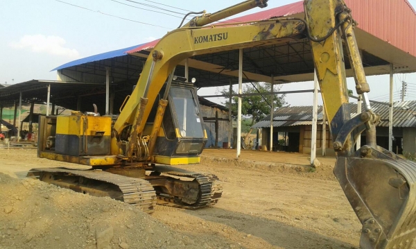 ขายรถขุด KOMATSU PC120-1 รถเก่านอก ใช้งาน 1 ปี มีทะเบียน ขายราคา 550,000 บาท