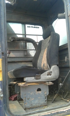 ขายรถขุด KOMATSU PC120-1 รถเก่านอก ใช้งาน 1 ปี มีทะเบียน ขายราคา 550,000 บาท ขายรถขุด KOMATSU PC120-1 รถเก่านอก ใช้งาน 1 ปี มีทะเบียน ขายราคา 550,000 บาท