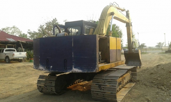ขายรถขุด KOMATSU PC120-1 รถเก่านอก ใช้งาน 1 ปี มีทะเบียน ขายราคา 550,000 บาท ขายรถขุด KOMATSU PC120-1 รถเก่านอก ใช้งาน 1 ปี มีทะเบียน ขายราคา 550,000 บาท