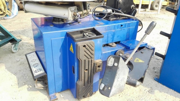 ** ยกแล้วครับ!! ** เครื่องถอดยาง &amp; ถ่วงล้อ ไฟบ้าน 220V. รุ่นท้อปทั้งคู่จับกระทะโตสุด 24" ขึ้นงานเดือนเดียวเรียนเชิญมาเทส!!