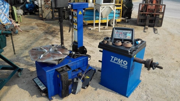 ** ยกแล้วครับ!! ** เครื่องถอดยาง &amp; ถ่วงล้อ ไฟบ้าน 220V. รุ่นท้อปทั้งคู่จับกระทะโตสุด 24" ขึ้นงานเดือนเดียวเรียนเชิญมาเทส!!