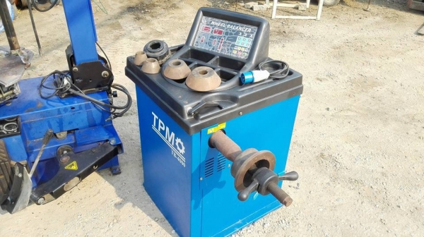 ** ยกแล้วครับ!! ** เครื่องถอดยาง &amp; ถ่วงล้อ ไฟบ้าน 220V. รุ่นท้อปทั้งคู่จับกระทะโตสุด 24" ขึ้นงานเดือนเดียวเรียนเชิญมาเทส!!