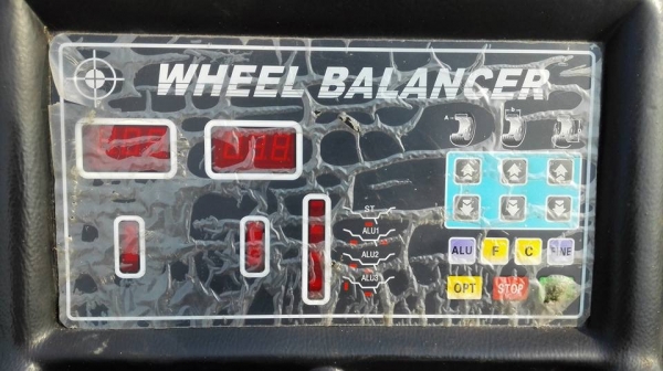 ** ยกแล้วครับ!! ** เครื่องถอดยาง &amp; ถ่วงล้อ ไฟบ้าน 220V. รุ่นท้อปทั้งคู่จับกระทะโตสุด 24" ขึ้นงานเดือนเดียวเรียนเชิญมาเทส!!