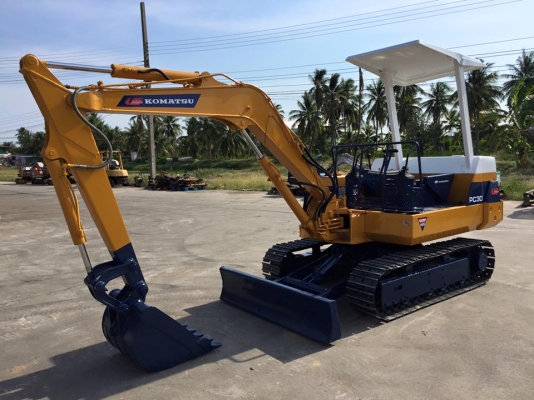 รถขุด KOMATSU PC30-6 ทำสีใหม่ นำเข้า มือสองญี่ปุ่น
