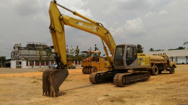 ขาย แบ็คโฮ ยี่ห้อ SUMITOMO (รถไม่มีทะเบียน) สนใจติดต่อ 089-6551506