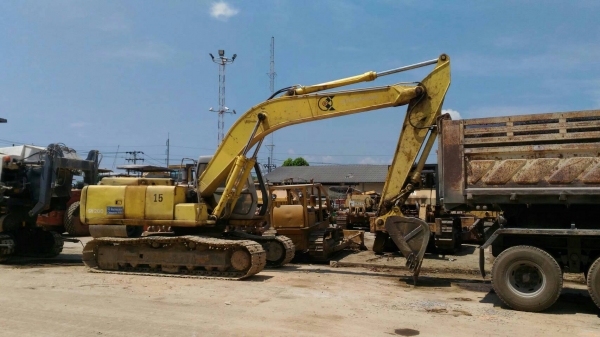 ขายรถแบคโฮ ยี่ห้อ SUMITOMO (รถไม่มีทะเบียน) สนใจติดต่อ 089-6551506