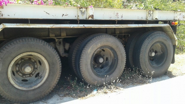 ขายหางพื้นเรียบสามมิตร 3 เพลาปี 2553 ยาว 12 เมตร ราคา 360000