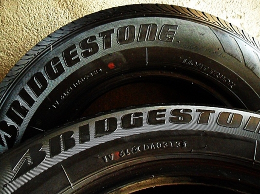 ยางกระบะขอบ15 บริดสโตน205-70-R15 ลงพื้นปลายปี13 (4เส้น2,800)