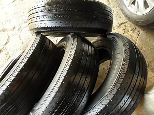 ยางกระบะขอบ15 บริดสโตน205-70-R15 ลงพื้นปลายปี13 (4เส้น2,800)