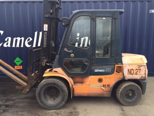 ขายรถโฟลคลิฟท์ TOYOTA 02-7FD30 ,เกียร์ออโต, เครื่องยนต์ดีเซล 2Z ,งาเทปรับคว่ำ-หงายเทได้ , เสายกสูง 4 เมตร ,ล้อหน้าคู่ , รถนำเข้าจากญี่ปุ่น 100\%