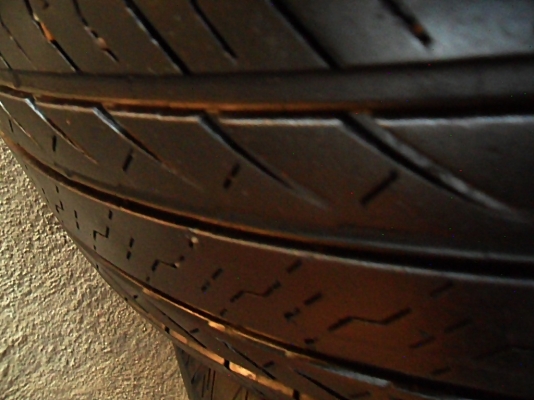 ยาง16กระบะสูง  บริดสโตน245-70-R16 ลงพื้นปี14 (4เส้น2,900)