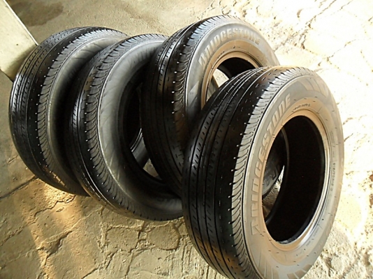 ยางกระบะขอบ15 บริดสโตน215-70-R15 ลงพื้นปี15 (4เส้น3,900)