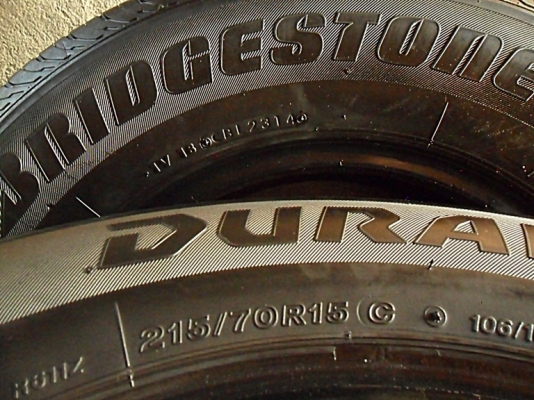 ยางกระบะขอบ15 บริดสโตน215-70-R15 ลงพื้นปี15 (4เส้น3,900)