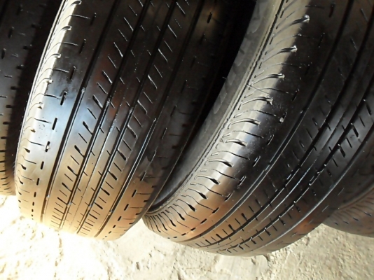 ยางกระบะขอบ15 บริดสโตน215-70-R15 ลงพื้นปี15 (4เส้น3,900)