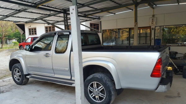 ดีแมกไฮแลนเดอร์ปี2010พร้อมใช้พร้อมโอน หน้าเดิมๆหลังเดิมๆรอบๆเดิมๆ มีฝากระโปรงเก็บสีมา ของหล่นใส่ ขาย379000บาท 0896069238