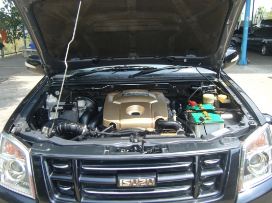 แก้วอนงค์กลการ (คุณ ป้อม ) รถสวย สภาพดี ISUZU D-MAX SPACE CAB GOLD SERIES 2.5