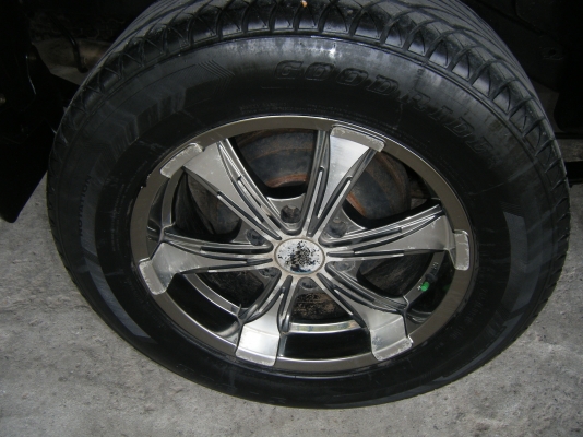 แก้วอนงค์กลการ (คุณ ป้อม ) รถสวย สภาพดี ISUZU D-MAX SPACE CAB GOLD SERIES 2.5