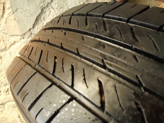 ยางกระบะ15 มิชลิน205-70-R15 ปี13-14 (เหมายกชุด1,400)