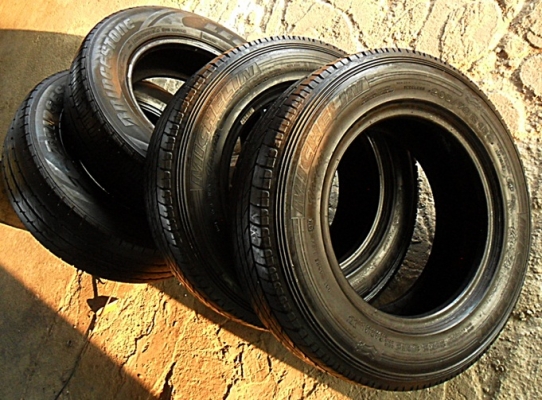 ยางกระบะ15 มิชลิน205-70-R15 ปี13-14 (เหมายกชุด1,400)