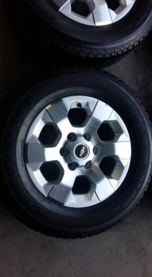 ขายล้อแม็ก chev colorado/trailblazer 17" ยางปี15 สนใจติดต่อ ตาเล็ก ล้อและยางครับ 081-3747940