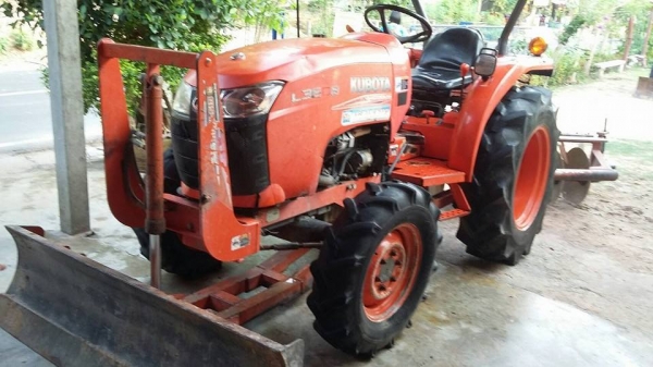 ขายรถไถ KUBOTA L3608 รถสวยสภาพดี อุปกรณ์ครบ ดันหน้า ผานหลัง เอกสารพร้อมโอน สนใจโทร 090-8588220คุณนะ 093-3258446คุณบิว หรือเข้าดูสินค้าอื่นๆได้ที่ www.narong2truck.com หรือ www.truck.in.th/498 หรือเพจFacebook ณรงค์ ซื้อขายรถมือสอง (เว็บไซต์ส่วนตัว) หรือFac