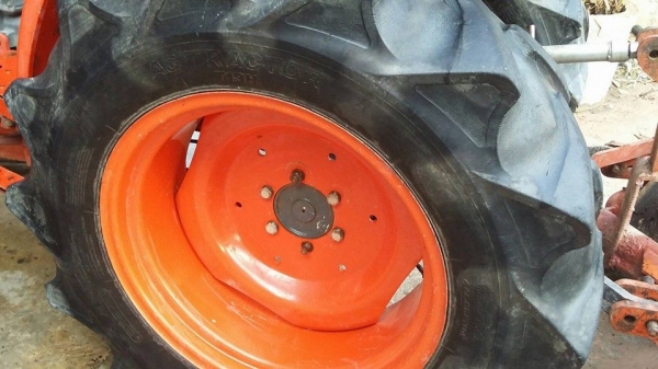 ขายรถไถ KUBOTA L3608 รถสวยสภาพดี อุปกรณ์ครบ ดันหน้า ผานหลัง เอกสารพร้อมโอน สนใจโทร 090-8588220คุณนะ 093-3258446คุณบิว หรือเข้าดูสินค้าอื่นๆได้ที่ www.narong2truck.com หรือ www.truck.in.th/498 หรือเพจFacebook ณรงค์ ซื้อขายรถมือสอง (เว็บไซต์ส่วนตัว) หรือFac