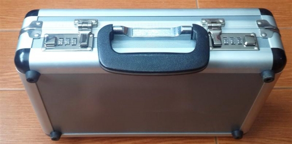 กระเป๋าใสปืน