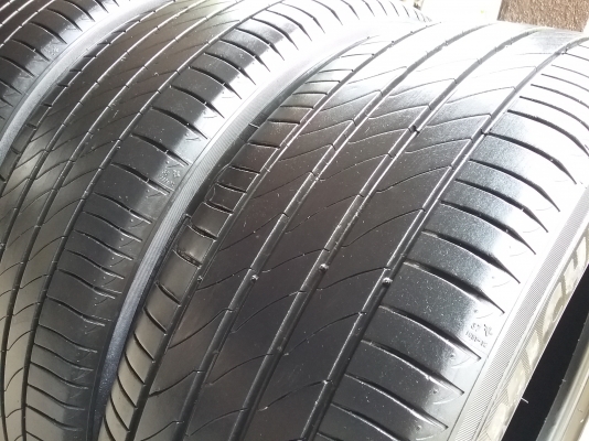 ยางMICHELIN รุ่น PRIMACY 3 ST. 215 60 R17ปี2015 สภาพสวยมากๆ ดอกเยอะมากๆไม่มีปะคุ้มจริงไม่แพง ยางMICHELIN รุ่น PRIMACY 3 ST. 215 60 R17ปี2015 สภาพสวยมากๆ ดอกเยอะมากๆไม่มีปะคุ้มจริงไม่แพง